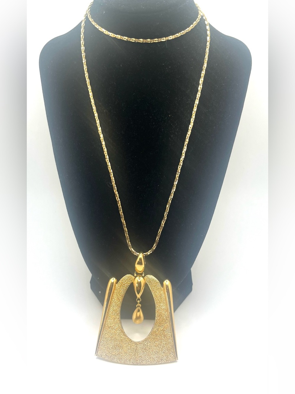 Vintage Monet 3” Statement Pendant Necklace Gold Tone 30” Chain
